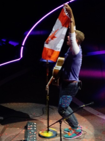 Chris Martin Canadian Flag Coldplay Rogers Place Edmonton Sept 27 2017