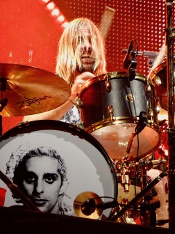 Taylor Hawkins Foo Fighters Concrete and Gold Tour Rogers Place Edmonton Oct 22 2018